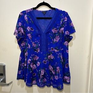 Torrid Blue & Purple Floral V-Neck Short Sleeve Blouse Size 10